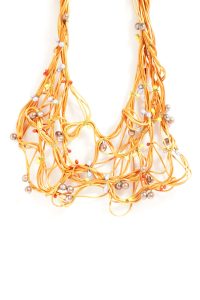 Collar de cordón de cola de ratón, pistilos de flor y cinta de raso