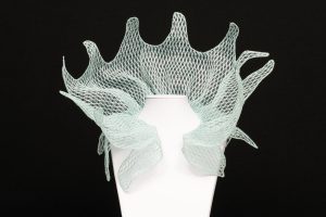 Cuello tejido crin rombos y alambre bordado 1