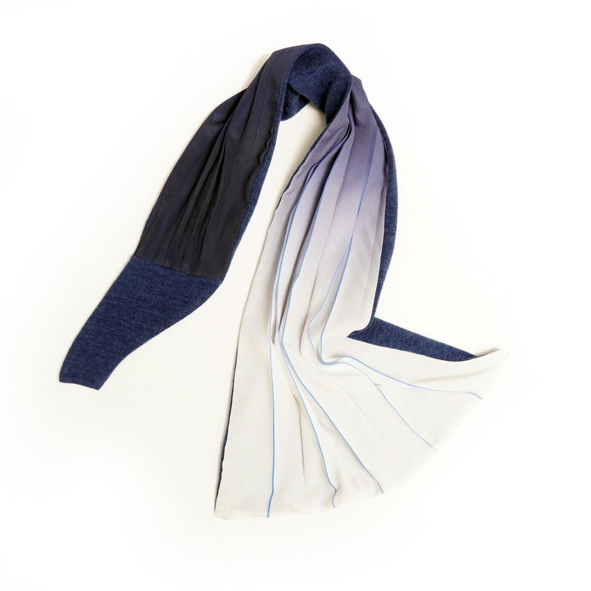 Foulard de lana y seda plisada