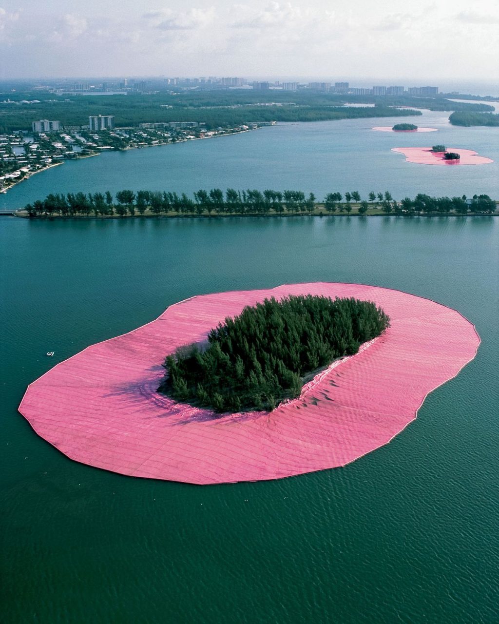 Christo y Jeanne-Claude. Surrounded Islands, 1983 Miami
